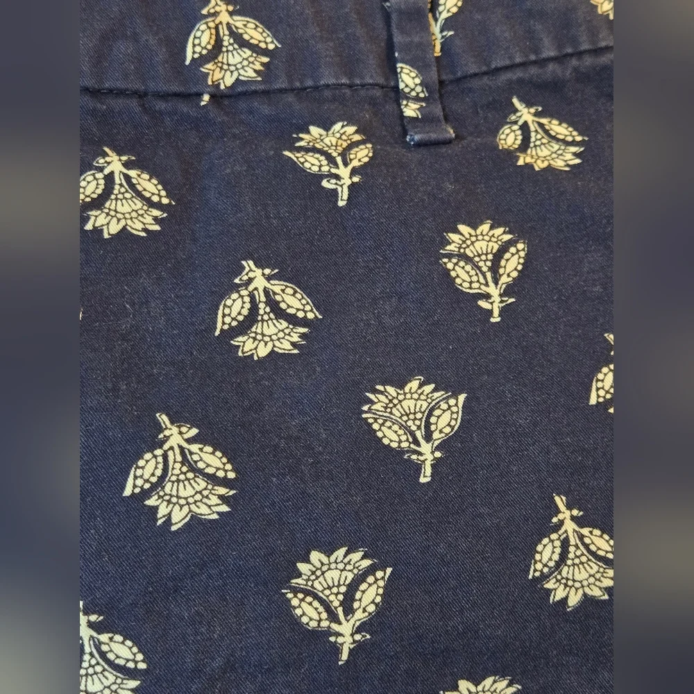 Old Navy Floral Print Shorts Navy Cream Size 10